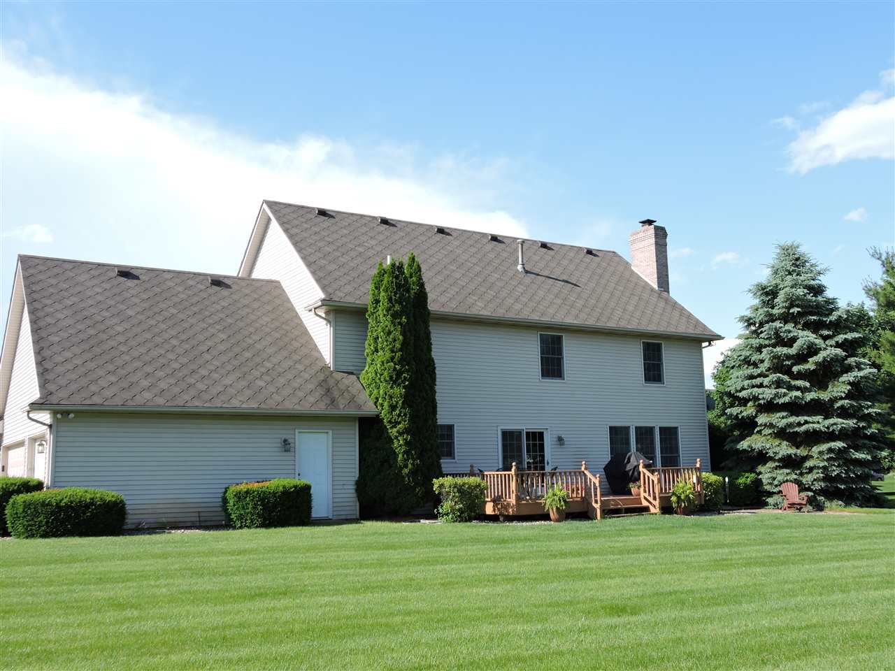 15051 Longbridge Dr, Granger, IN 46530 photo 3