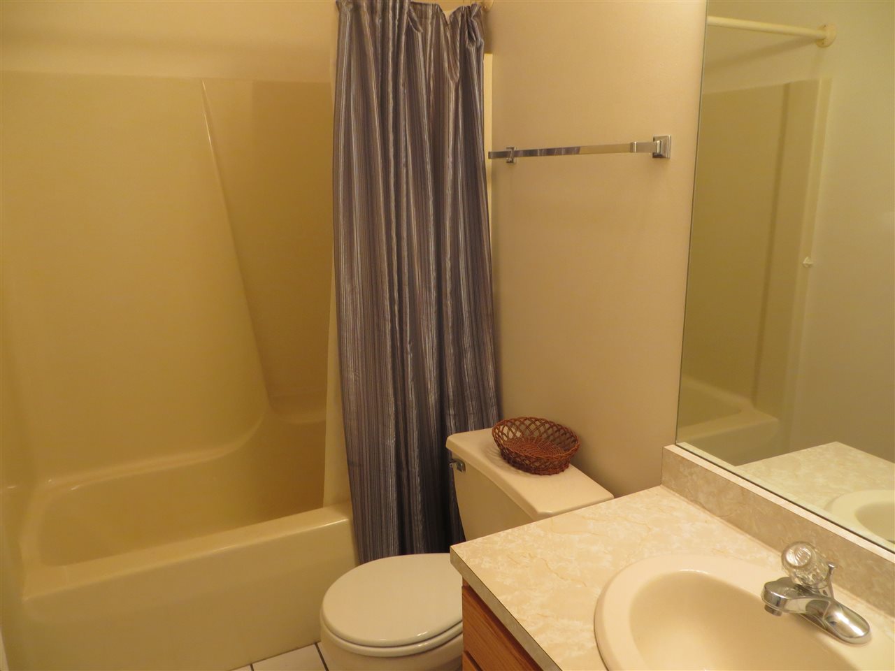 9149 Front Nine Dr, Bloomington, IN 47401 photo 2