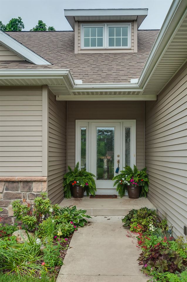 21895 Locust Bend Ct, South Bend, IN 46628 photo 3