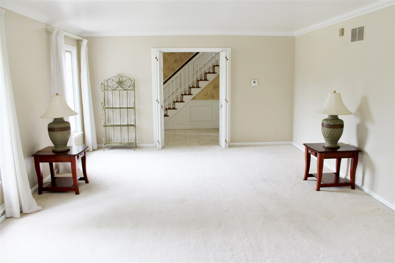 1434 Garland Cir, South Bend, IN 46614 photo 2
