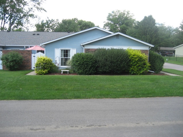 1187 E Commons Dr, Bloomington, IN 47401 photo 1