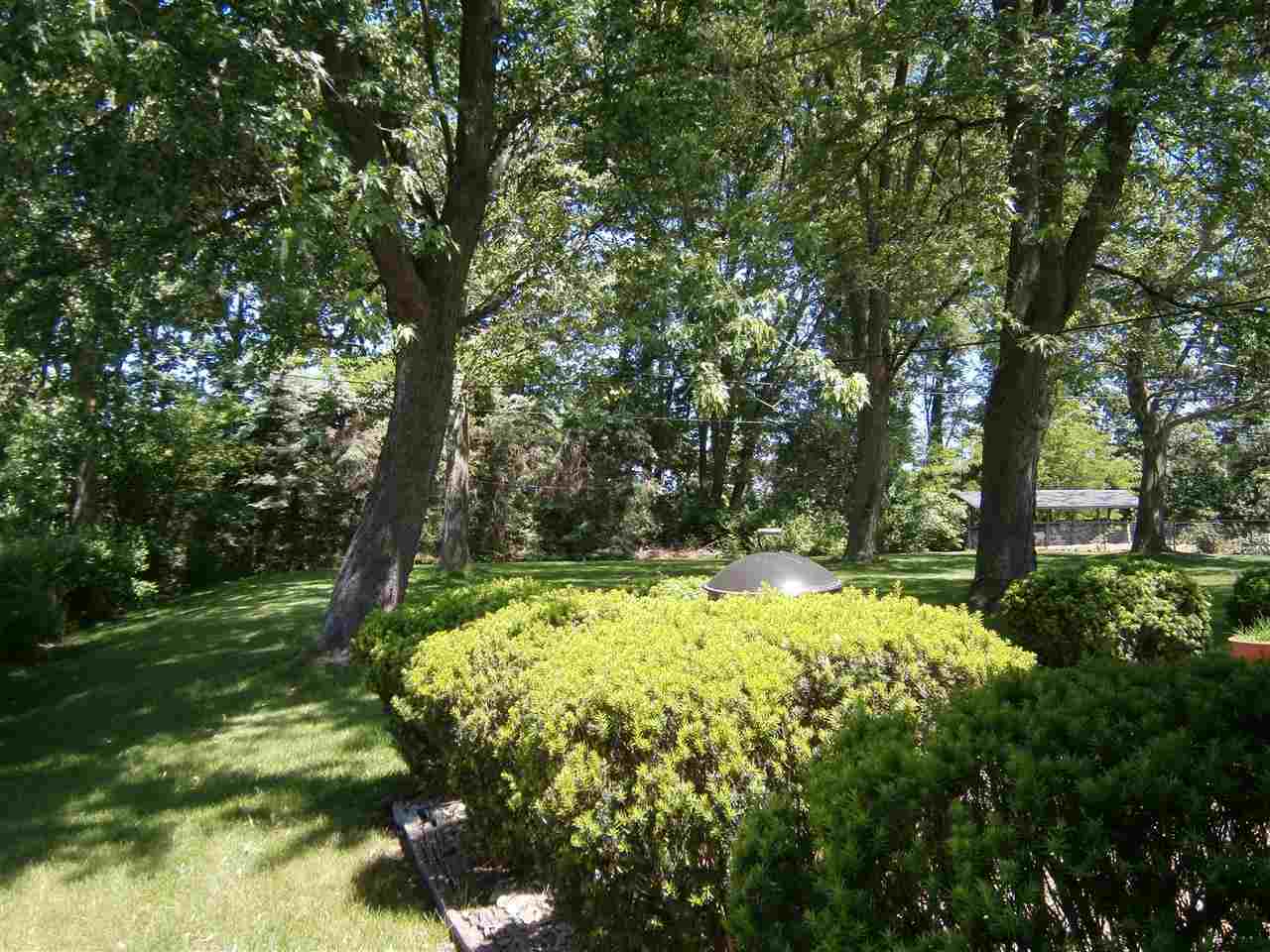 22137 Woodside Dr, Bristol, IN 46507 photo 2