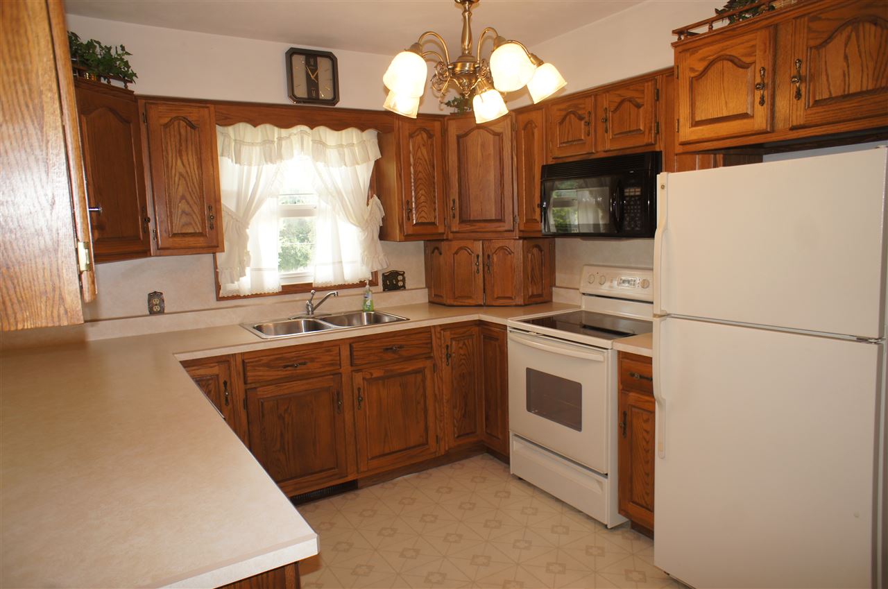 3314 Bittersweet Dr, Jasper, IN 47546 photo 3
