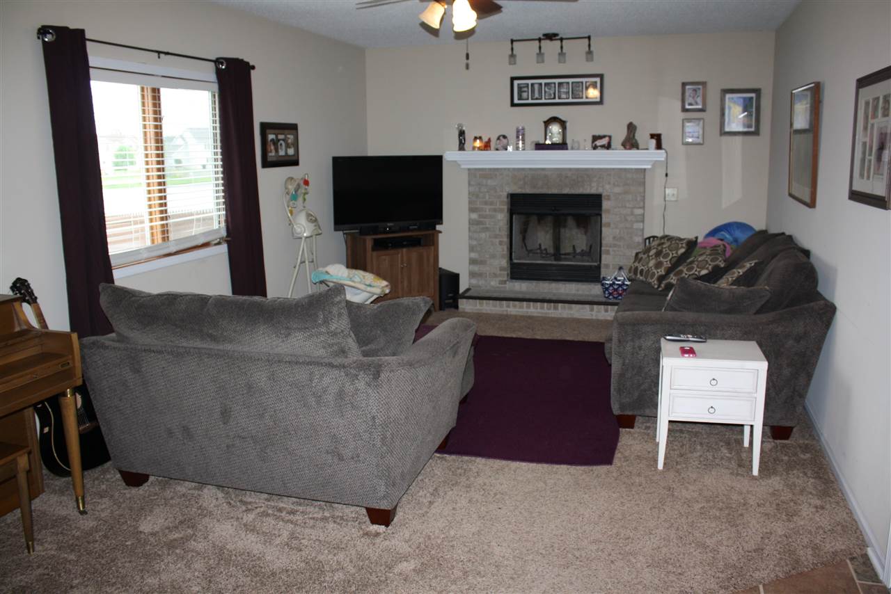 14823 Firethorne Path, Fort Wayne, IN 46814 photo 2