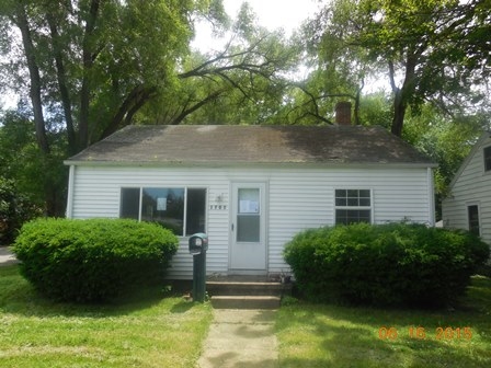 1702 W Ewing, South Bend, IN 46613 photo 1
