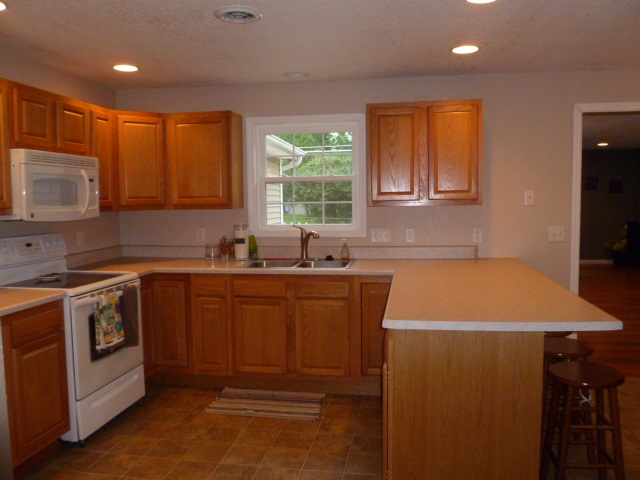 2096 Bellevue Dr, Fort Wayne, IN 46825 photo 2