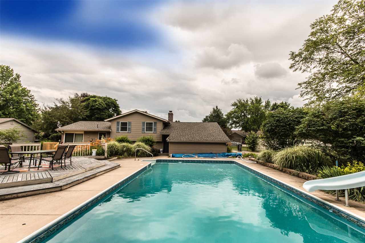 15403 Montecito Dr, Granger, IN 46530 photo 2