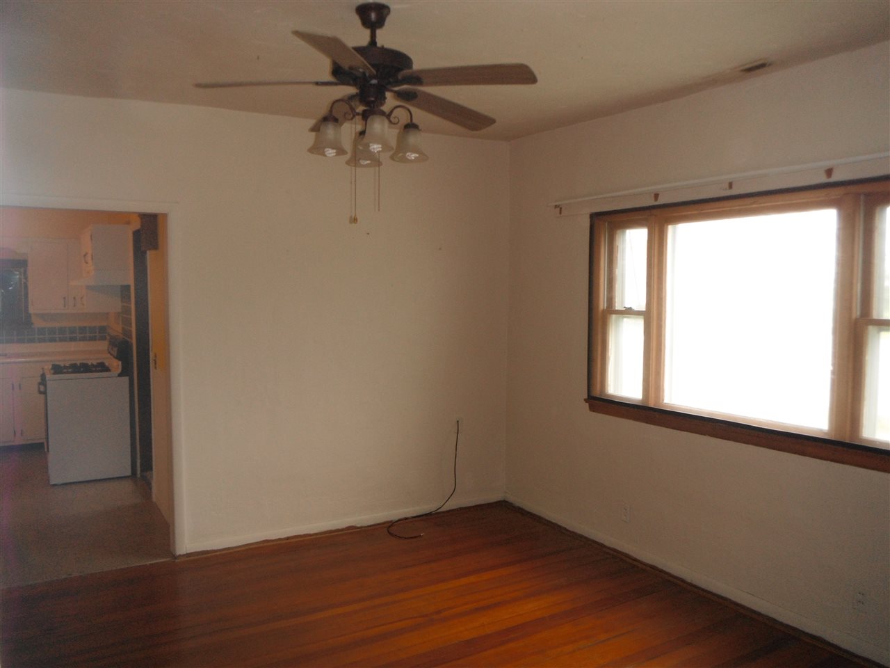 321 North St, Windfall, IN 46076 photo 4