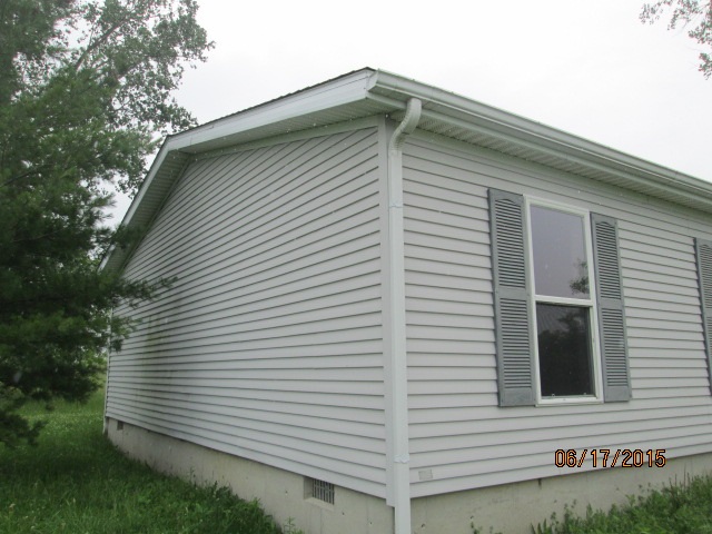 9104 Yoder Rd, Yoder, IN 46798 photo 4