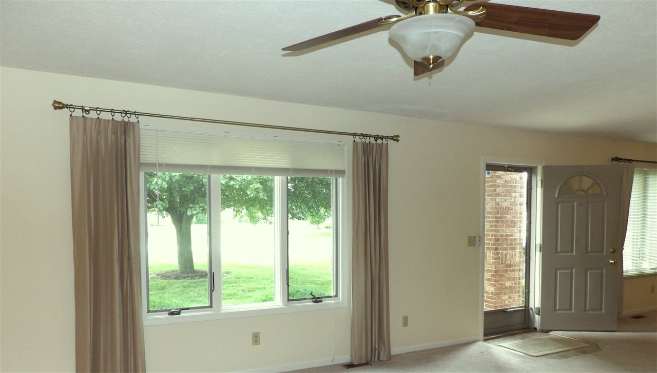 1621 S Patriot Dr, Yorktown, IN 47396 photo 3