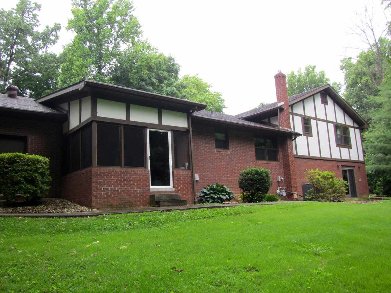 494 E Old Petersburg Rd, Princeton, IN 47670 photo 3
