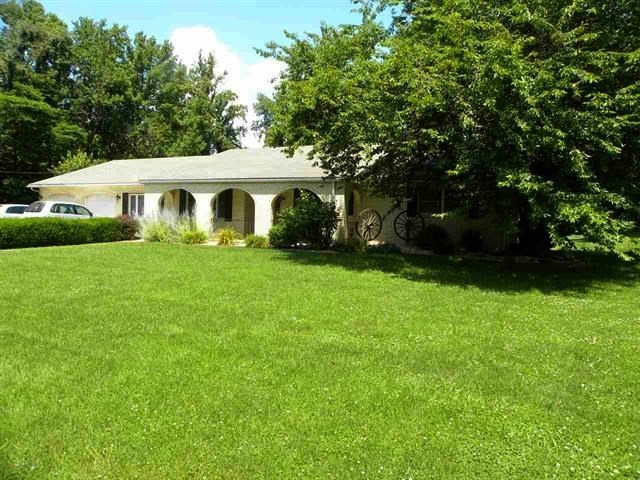 308 Crestview Dr, Owensville, IN 47665 photo 1