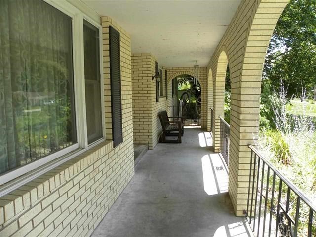 308 Crestview Dr, Owensville, IN 47665 photo 2