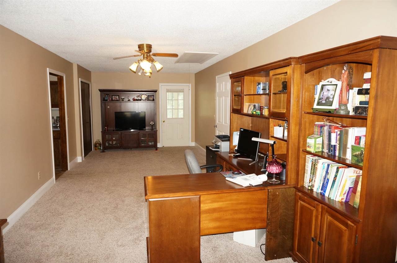 308 Crestview Dr, Owensville, IN 47665 photo 25