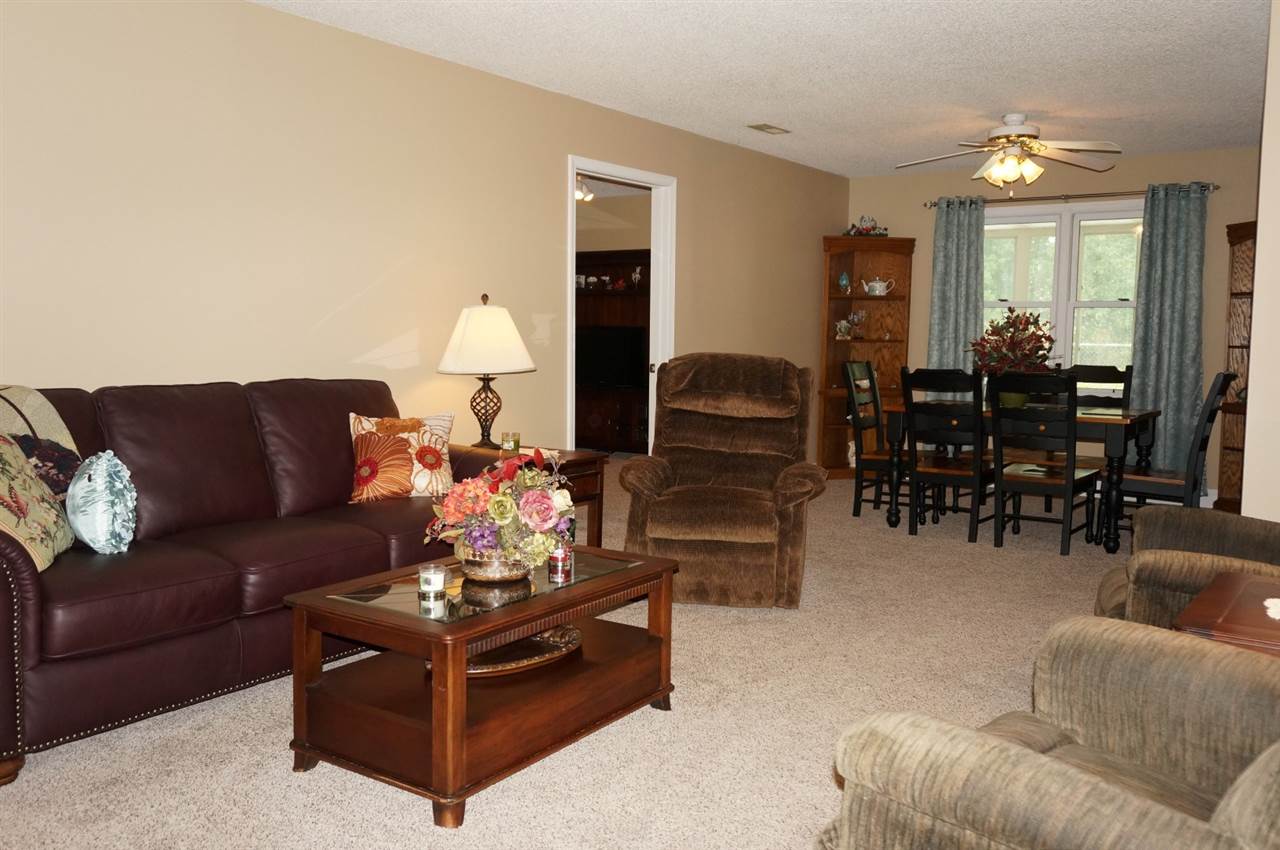 308 Crestview Dr, Owensville, IN 47665 photo 4