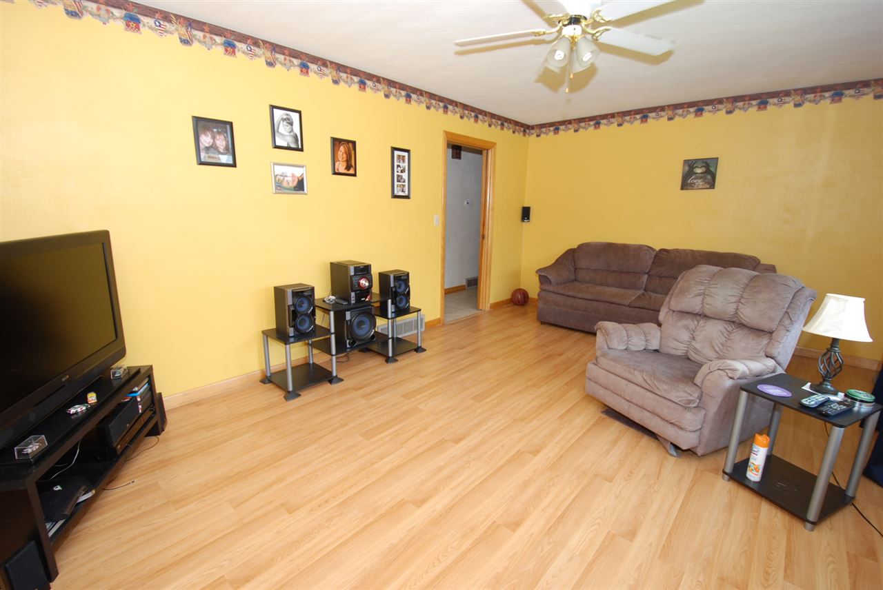 405 E 15th St, Jasper, IN 47546 photo 2
