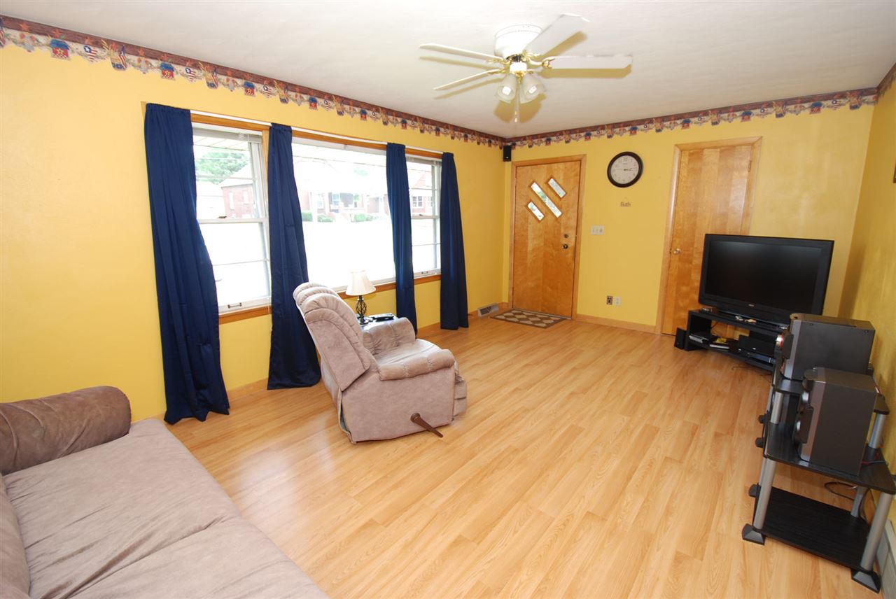 405 E 15th St, Jasper, IN 47546 photo 3