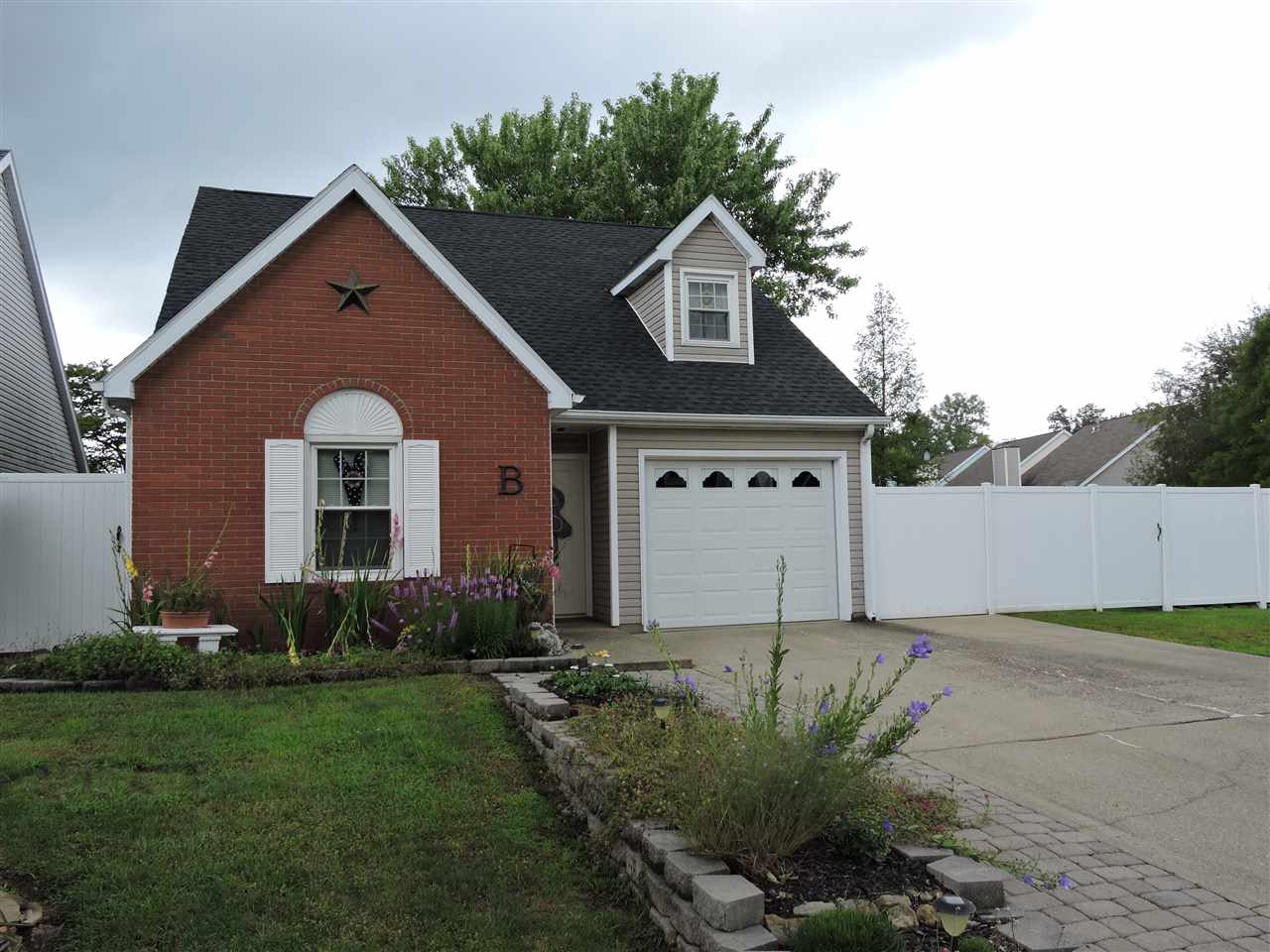 5875 Lisa Ln, Newburgh, IN 47630 photo 1