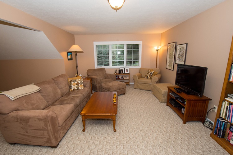 13906 Hearthside Dr, Granger, IN 46530 photo 15