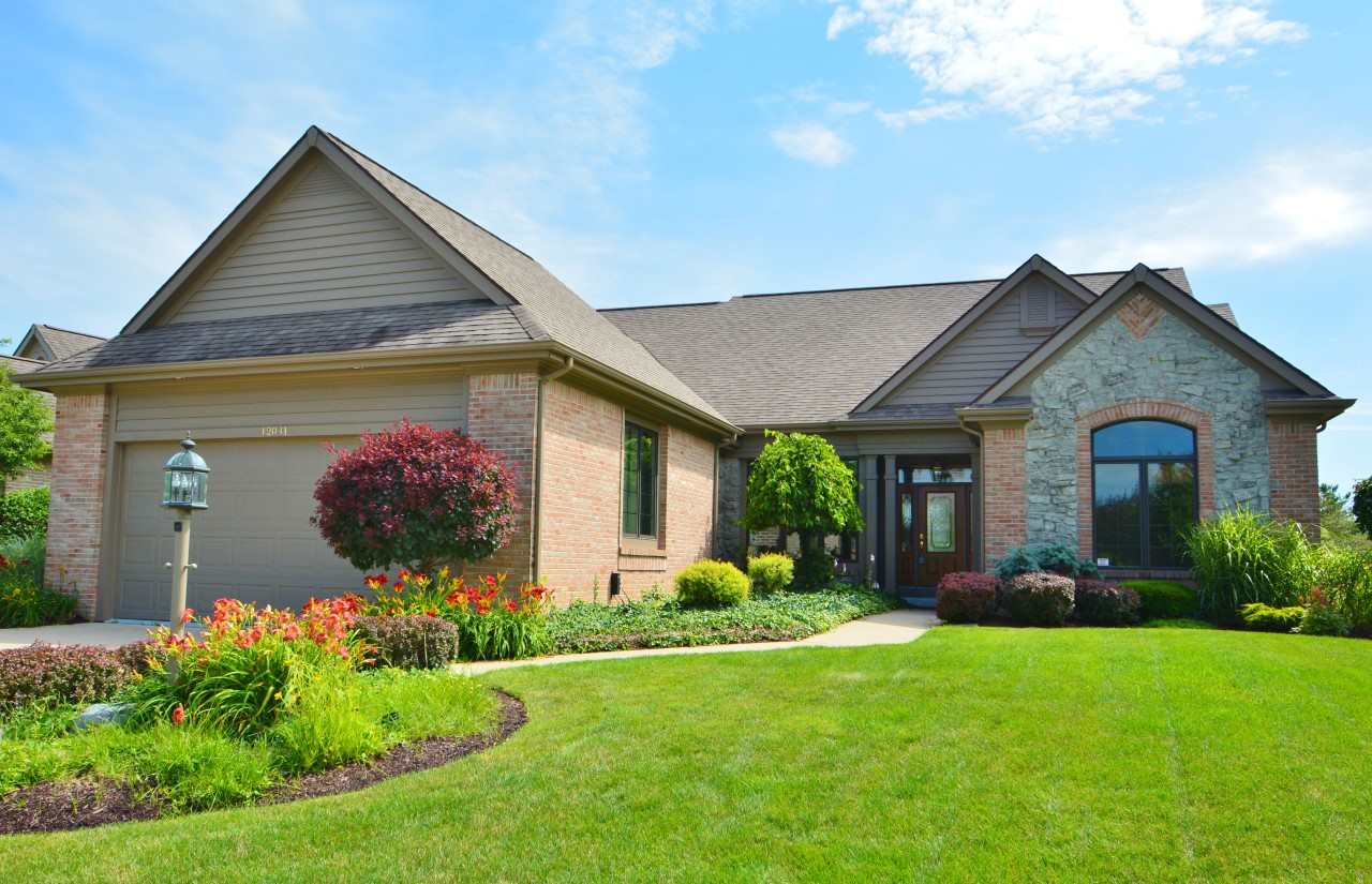 12031 Sycamore Lakes Ct, Fort Wayne, IN 46814 photo 1