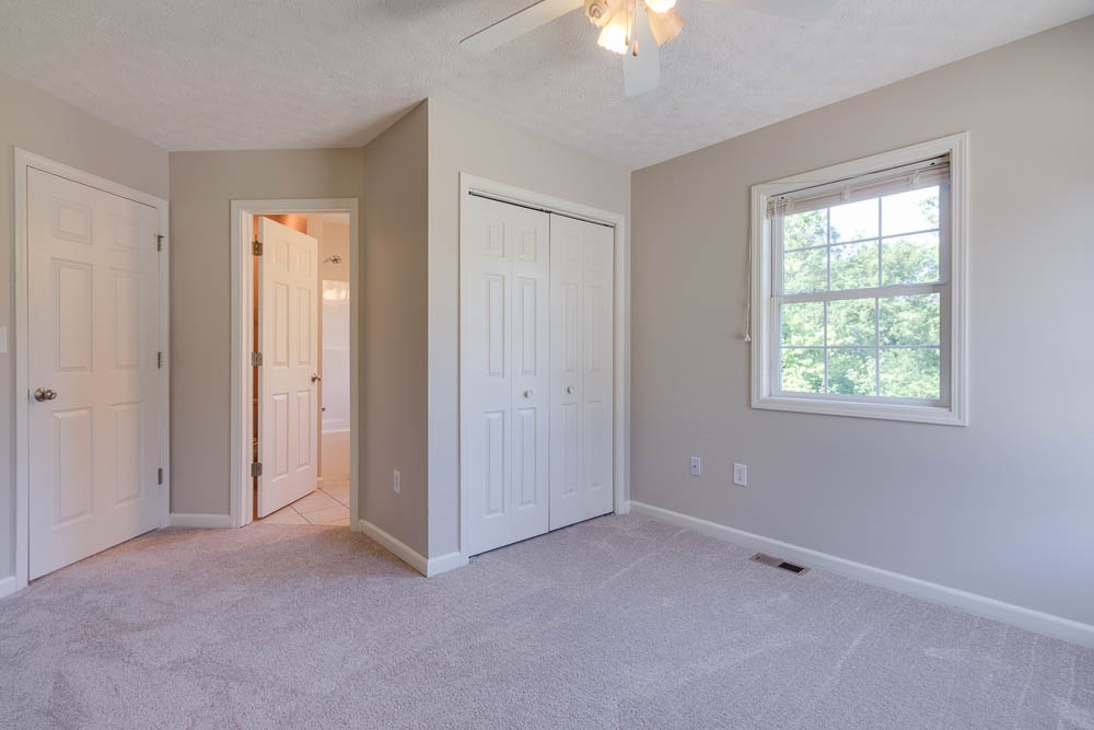 1354 S Cobble Creek Cir, Bloomington, IN 47401 photo 9