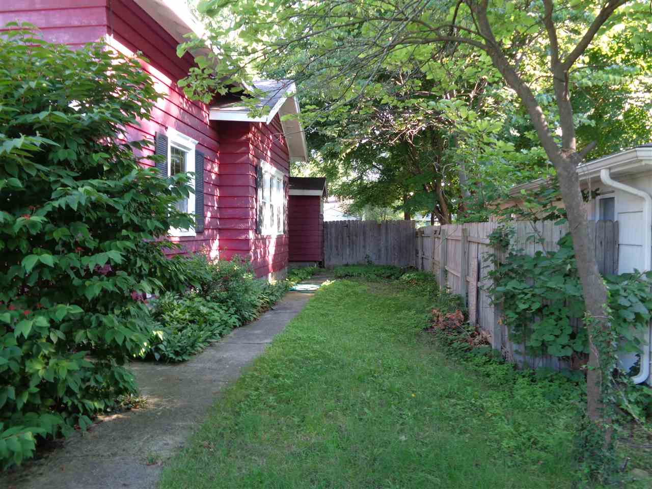1401 Ewing, South Bend, IN 46613 photo 2