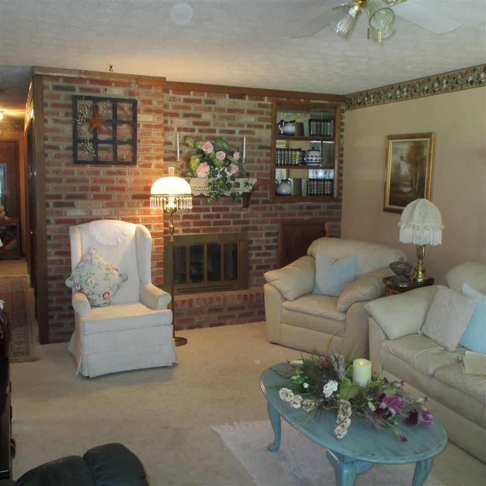 306 N Arch St, Monon, IN 47959 photo 6