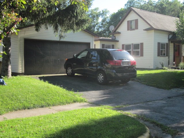 1124 E Main St, Warsaw, IN 46580 photo 2
