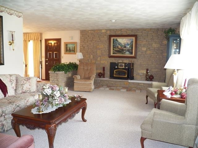 501 E Spring St, Middlebury, IN 46540 photo 7