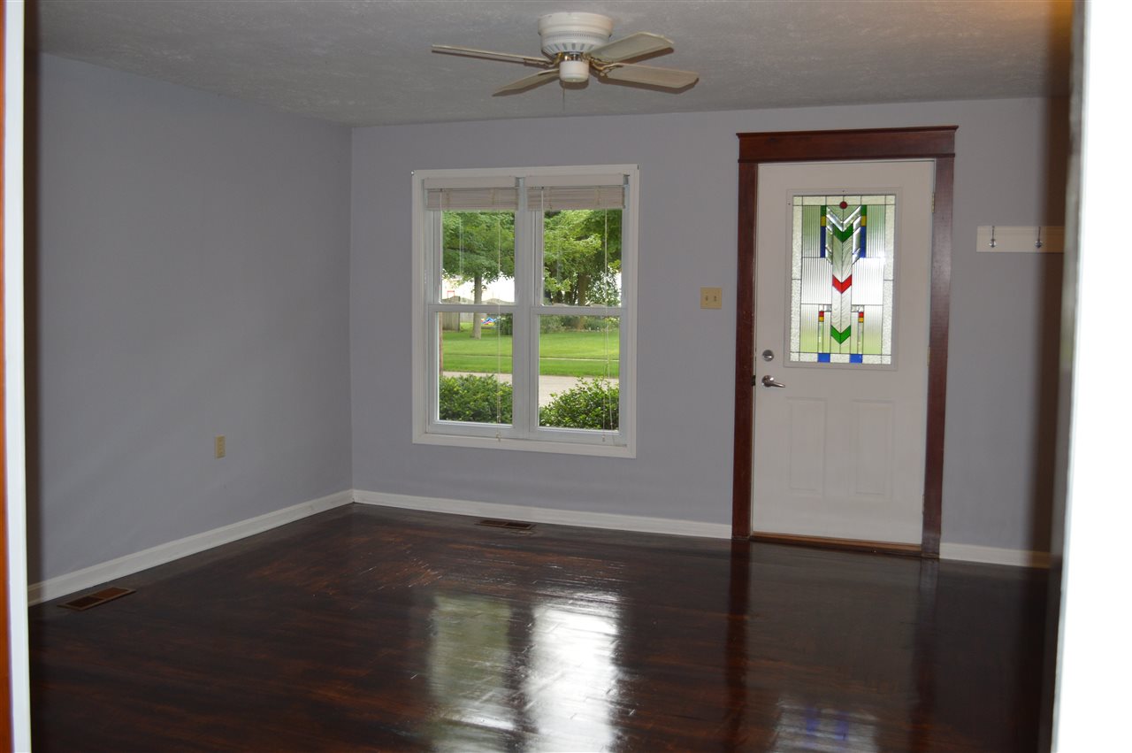 918 W Laporte St, Plymouth, IN 46563 photo 3