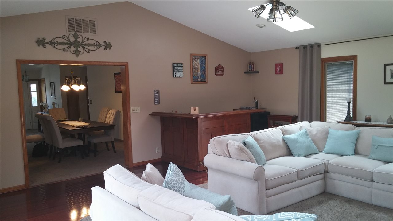 4312 N Iroquois Dr, Evansville, IN 47711 photo 3