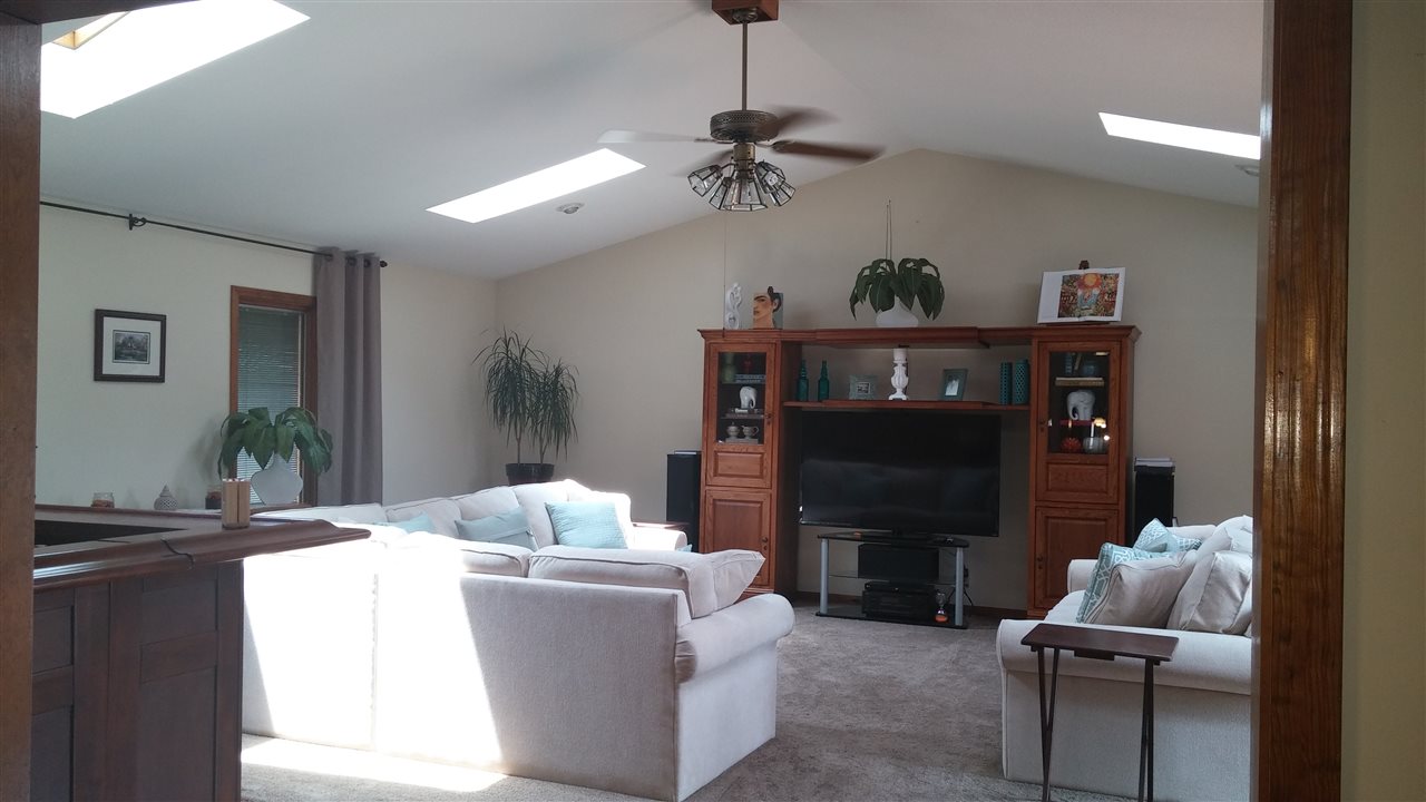 4312 N Iroquois Dr, Evansville, IN 47711 photo 2