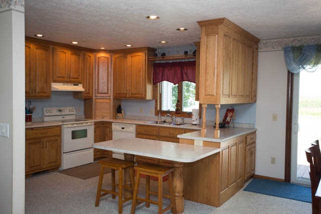 8437 S Warren Rd, Warren, IN 46792 photo 5
