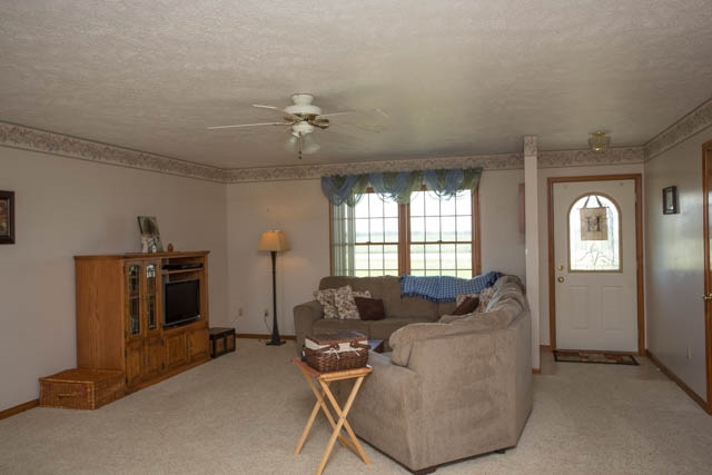 8437 S Warren Rd, Warren, IN 46792 photo 7