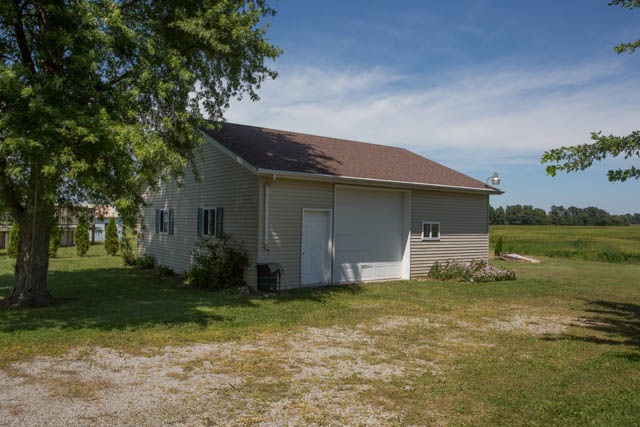 8437 S Warren Rd, Warren, IN 46792 photo 17