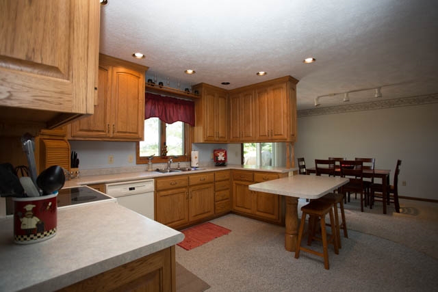 8437 S Warren Rd, Warren, IN 46792 photo 3