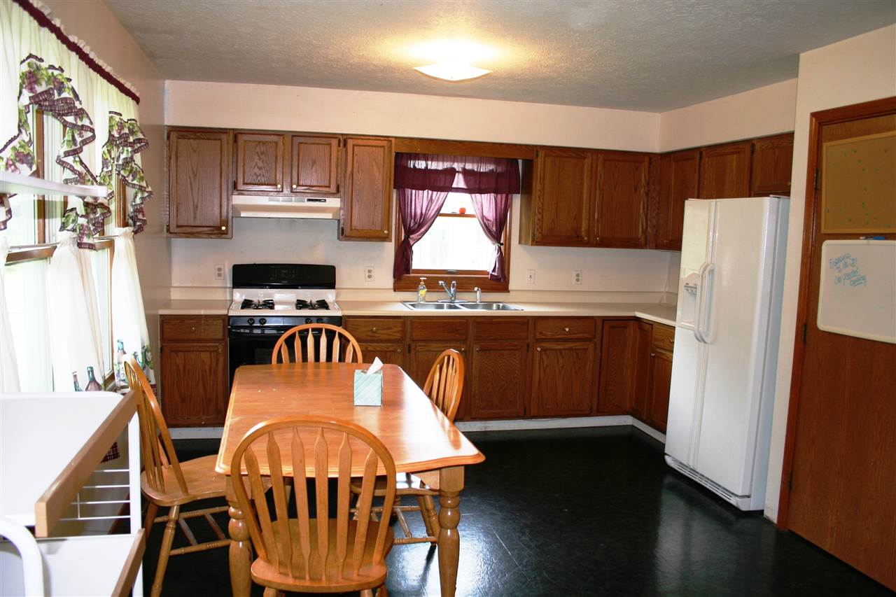 503 N Maple St, Lagrange, IN 46761 photo 8