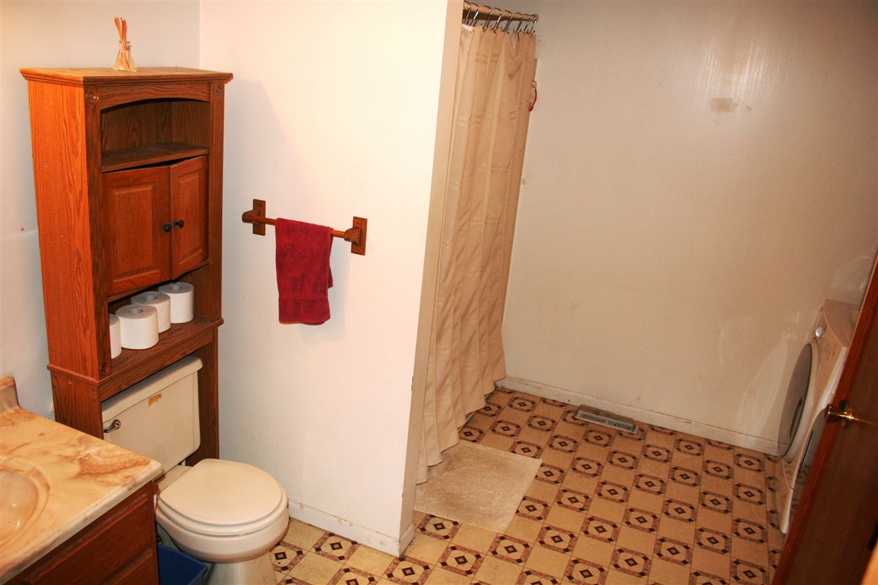 503 N Maple St, Lagrange, IN 46761 photo 9