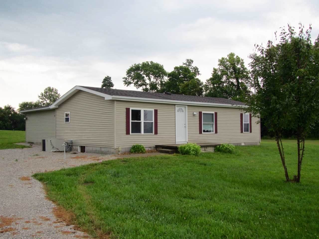 3586 N 175 W, Patoka, IN 47666 photo 2
