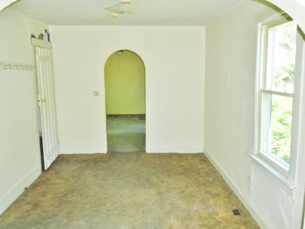 541 Dowling St, Kendallville, IN 46755 photo 3