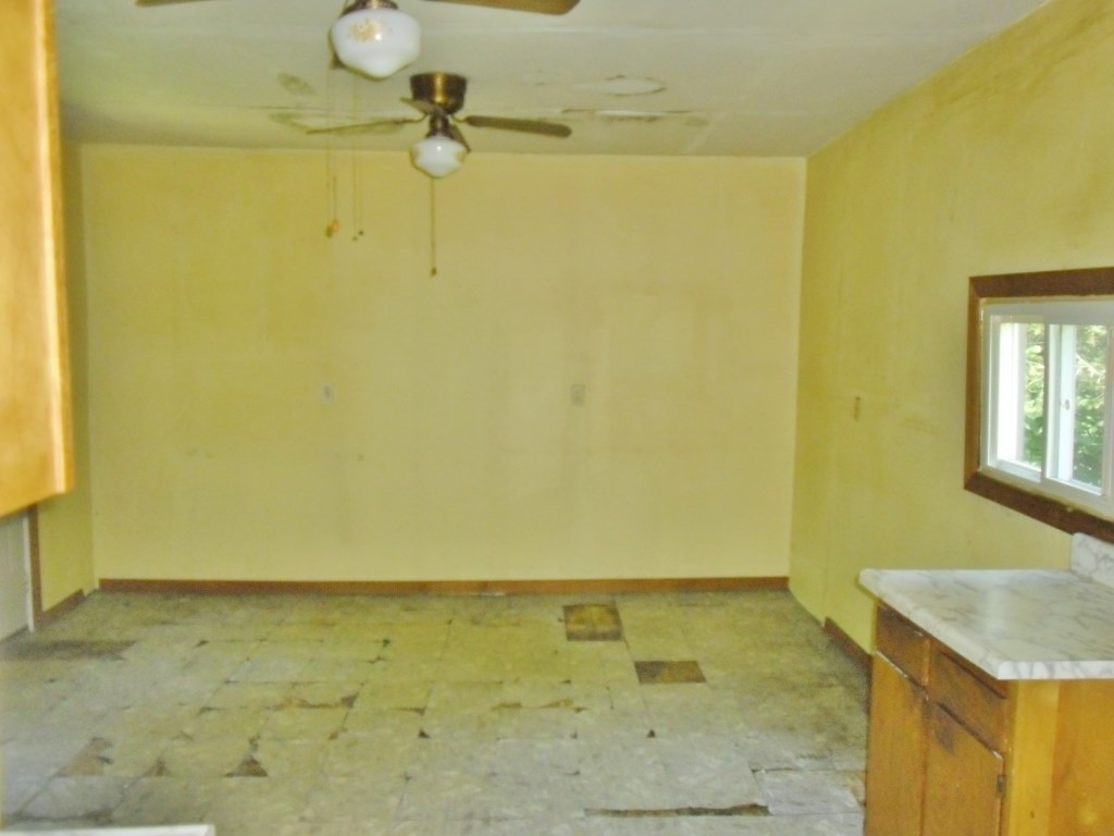 541 Dowling St, Kendallville, IN 46755 photo 6