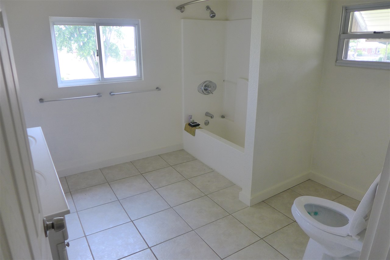 529 W 9th St, Jasper, IN 47546 photo 8
