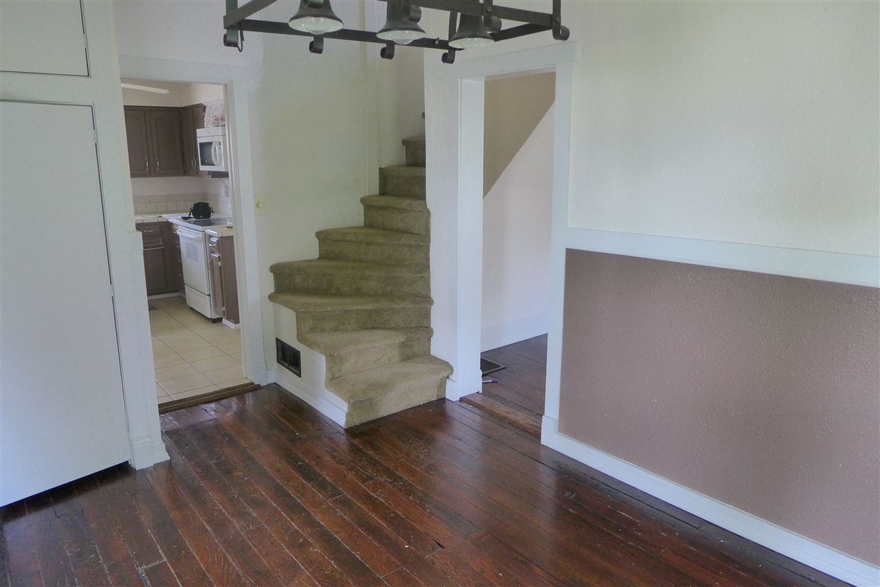 529 W 9th St, Jasper, IN 47546 photo 5