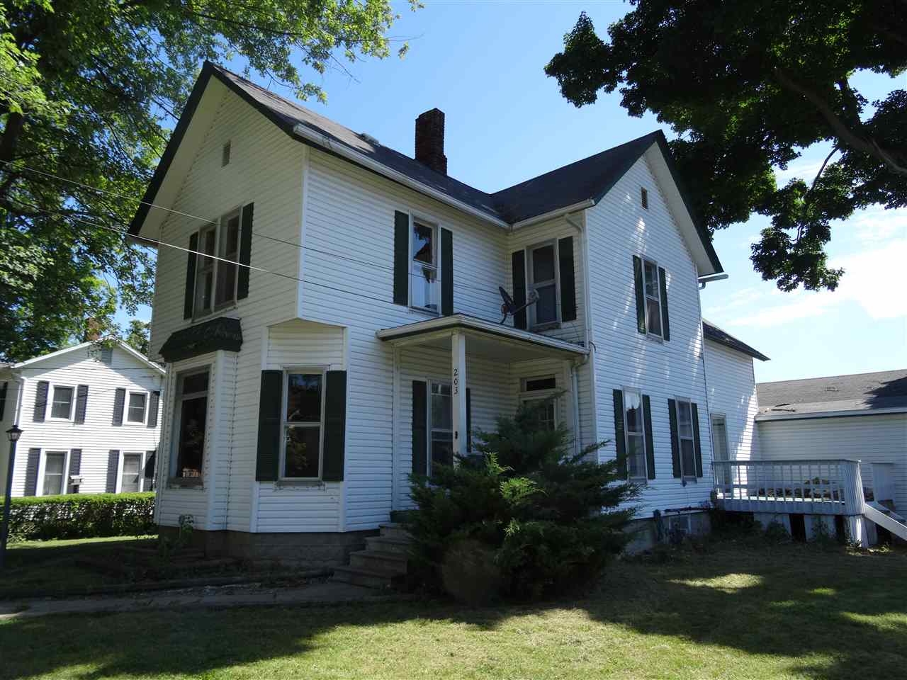 203 S Albany St, Wolcottville, IN 46795 photo 1
