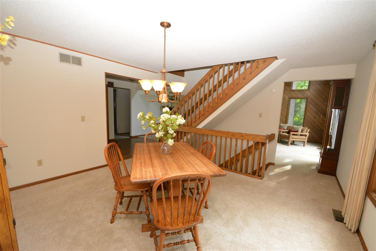 2821 Knightsbridge Pl, Fort Wayne, IN 46815 photo 9