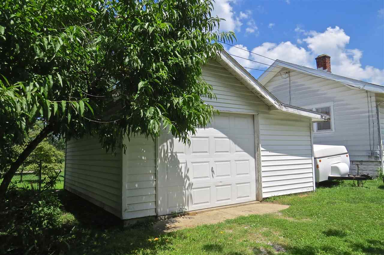 1058 N Harrison St, Frankfort, IN 46041 photo 3