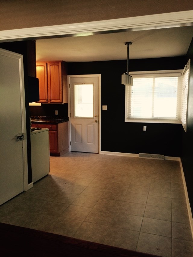 907 Delano Ave, South Bend, IN 46615 photo 5