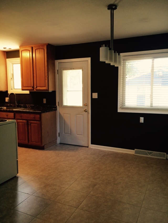 907 Delano Ave, South Bend, IN 46615 photo 6