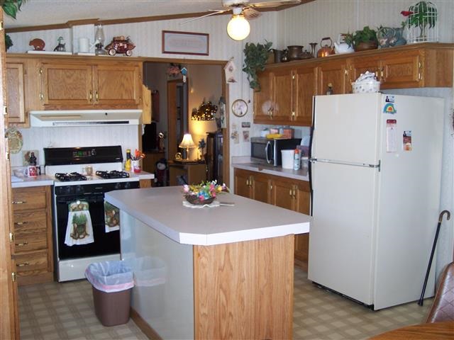 9159 S Fern Ln, Claypool, IN 46510 photo 2