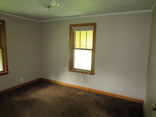 201 E Cherry St, Chandler, IN 47610 photo 4